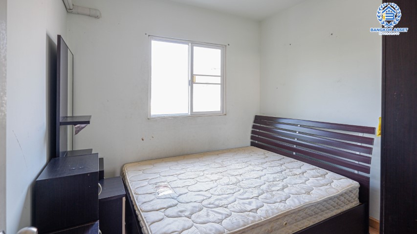 *****ทาวน์เฮ้าส์มือสองย่านนนทบุรี ม.พฤกษาวิลล์35 พระราม5-นครอินทร์ #หลังมุม เนื้อที่กว้างขวางถึง 30.1 ตร.ว. ฟังก์ชัน 3 ห้องนอน 2 ห้องน้ำ 1 ที่จอดรถ บนทำเลโซนเมือง! เดินทางสะดวก ใกล้สะพานพระราม5 และรถไฟฟ้าสายสีม่วง "สถานีแยกติวานนท์" และทางด่วน "ศรีรัช"